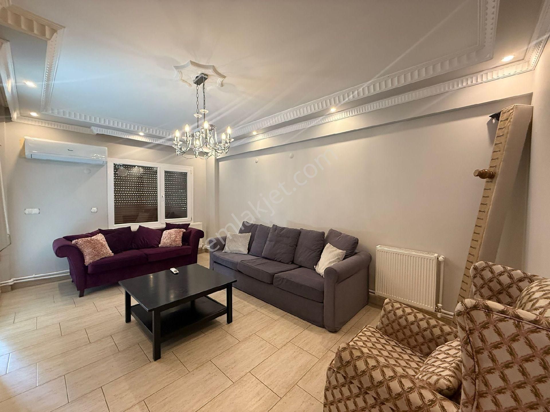 Kuşadası Ege Mahallesinde Elit Havuzlu Otoparklı Güvenlikli Sitede 2+1 90m2 Bakımlı - Görsel 4