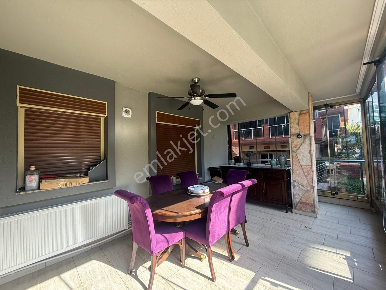 Kuşadası Ege Mahallesinde Elit Havuzlu Otoparklı Güvenlikli Sitede 2+1 90m2 Bakımlı - Görsel 12