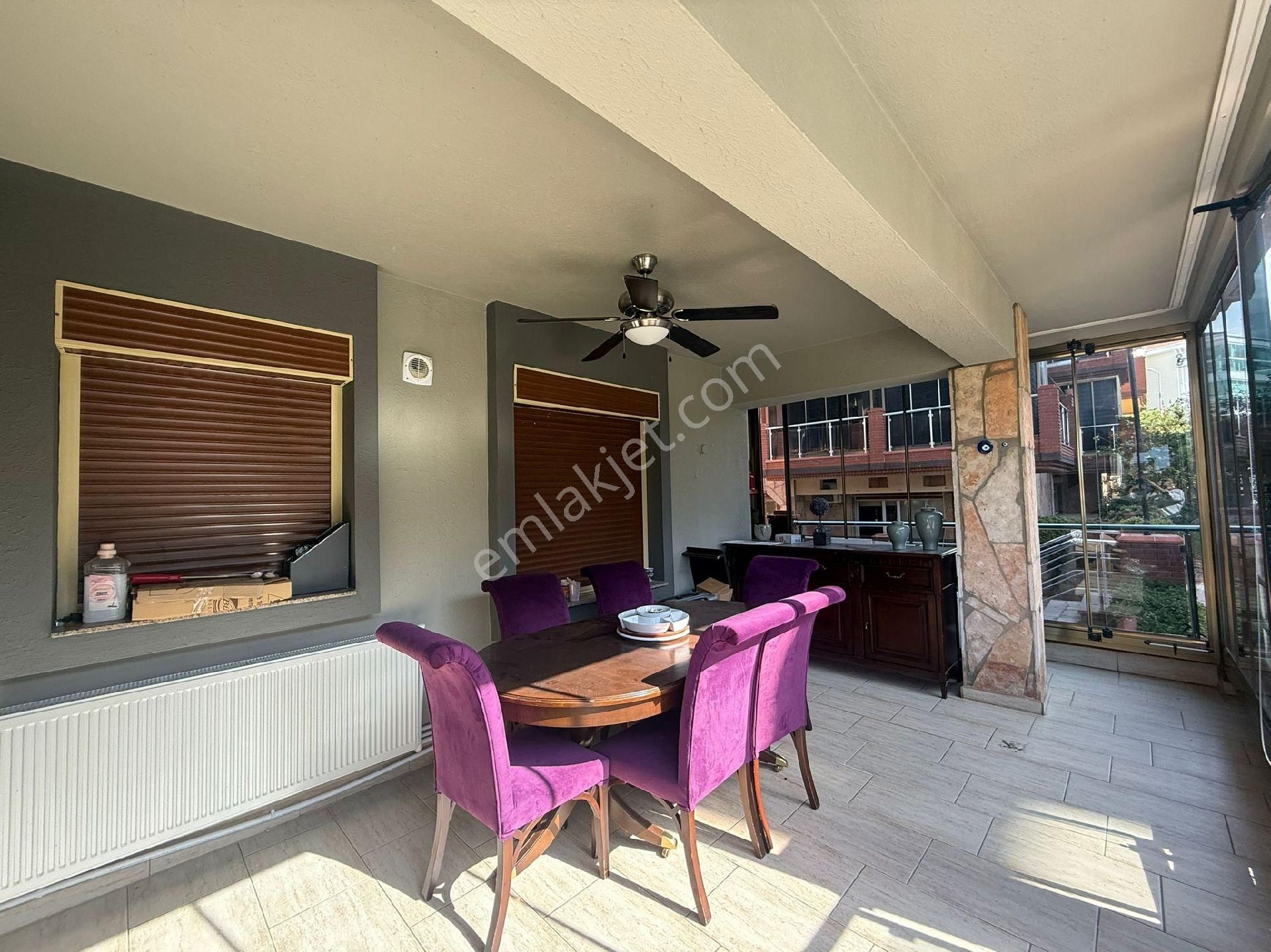 Kuşadası Ege Mahallesinde Elit Havuzlu Otoparklı Güvenlikli Sitede 2+1 90m2 Bakımlı - Görsel 18