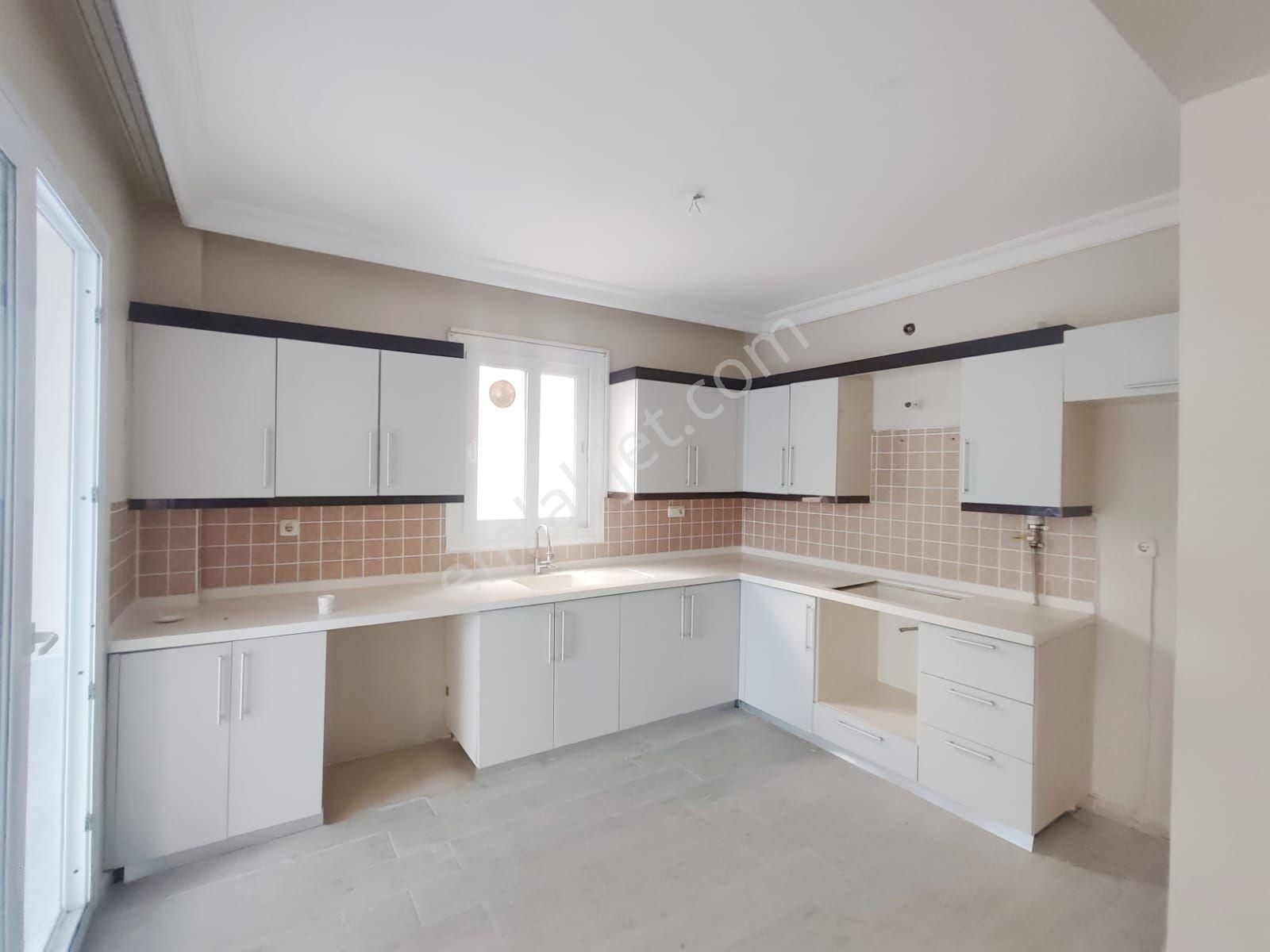 Kuşadası Değirmendere Mevkiinde Havuzlu Güvenlikli Sitede Doğalgaz Kapısında 2+1 Ve 3+1 - Görsel 2