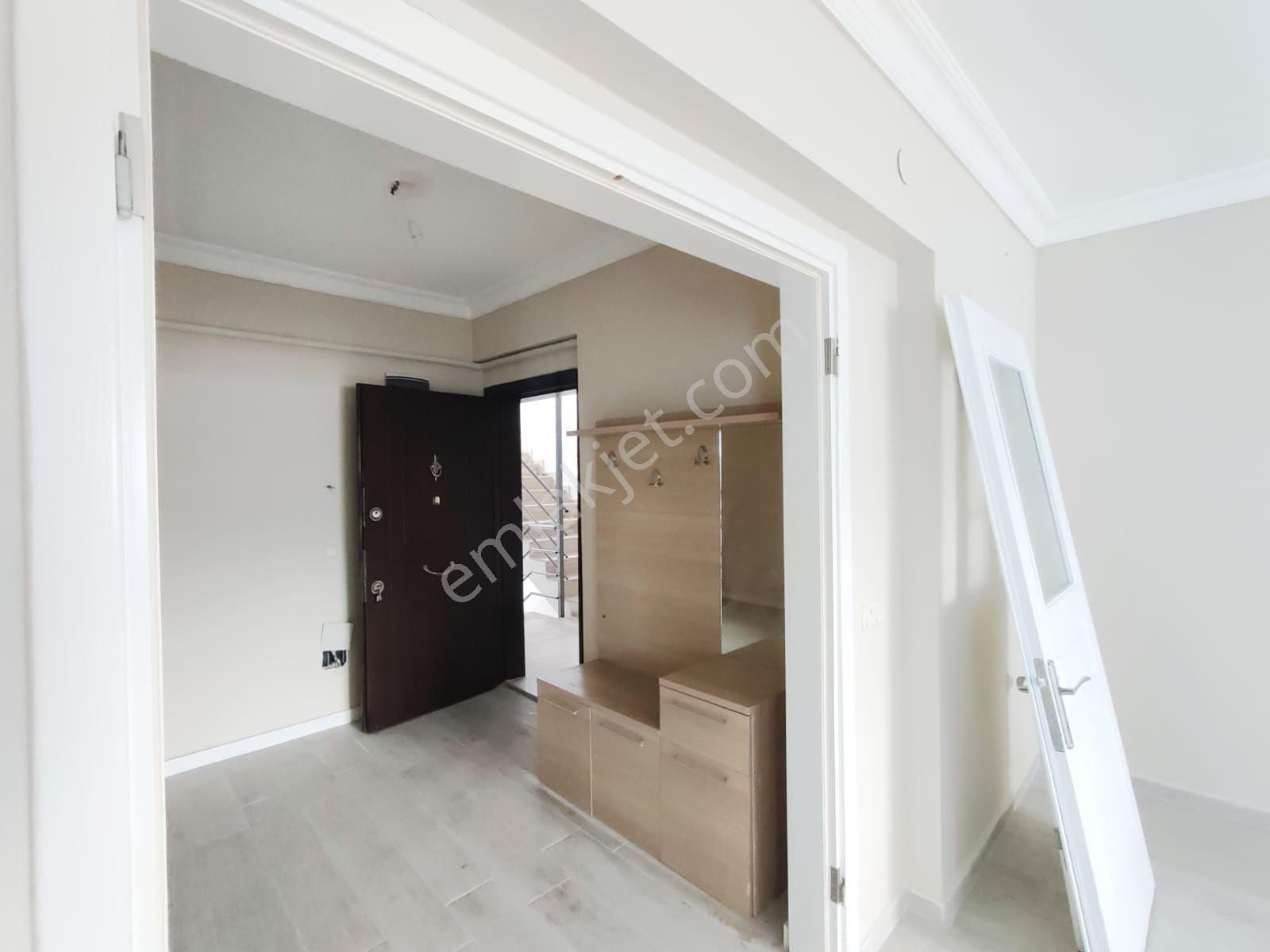 Kuşadası Değirmendere Mevkiinde Havuzlu Güvenlikli Sitede Doğalgaz Kapısında 2+1 Ve 3+1 - Görsel 16