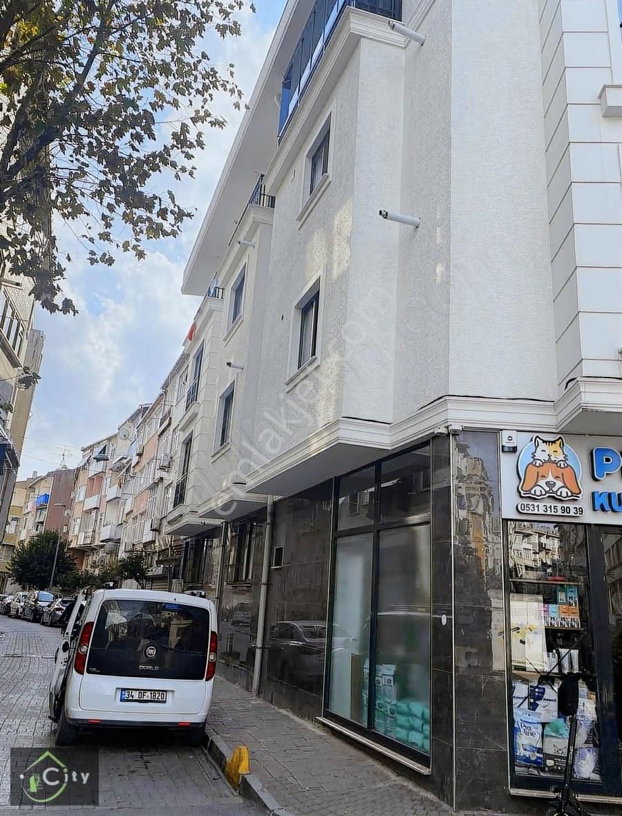 Sümbülefendıde Yeni Binadan Y.girişde 2+1