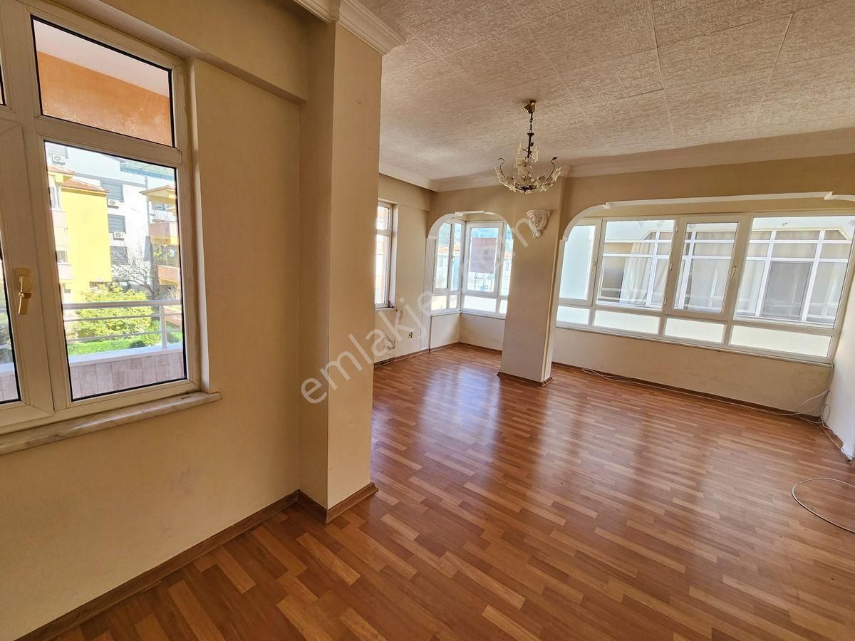 Altınoluk Satılık Daire / Merkezde / 3+1 / 2 Ayrı Mutfak / Çift Banyo - Görsel 8