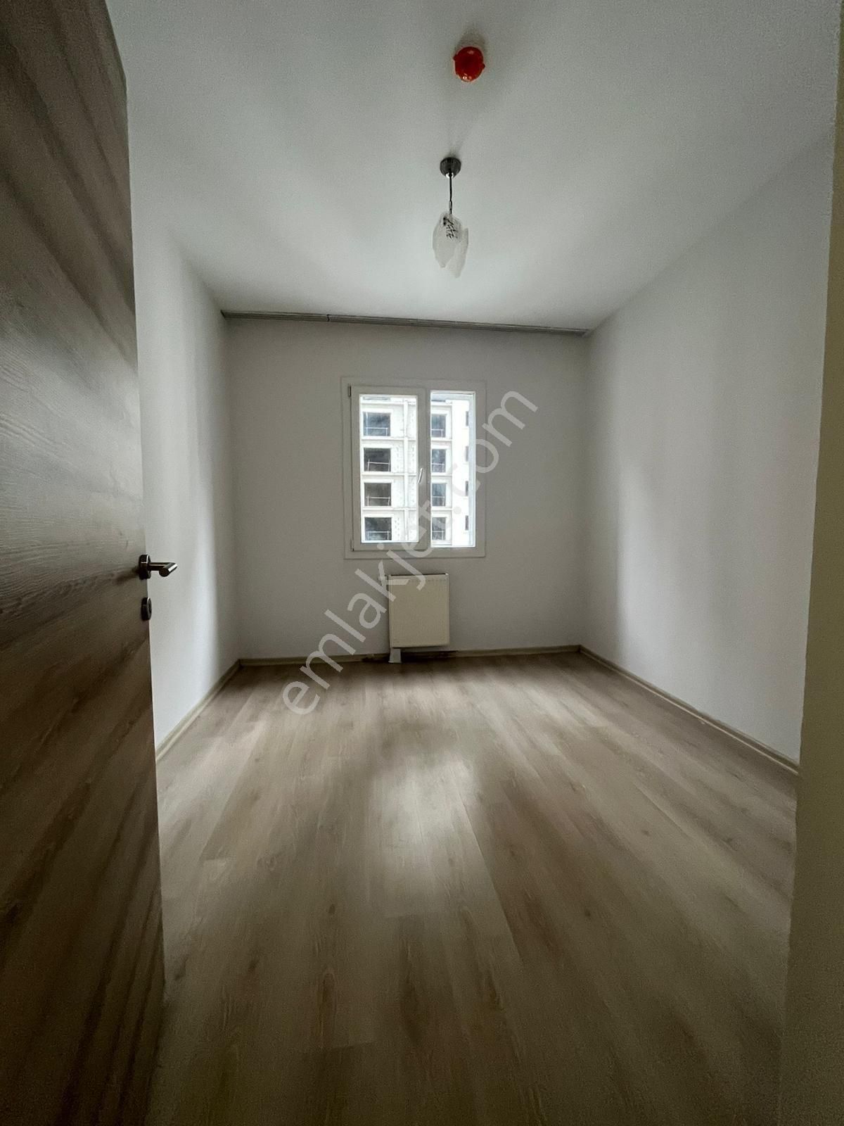 Metrobüse Yakın Satılık Daire - Görsel 12