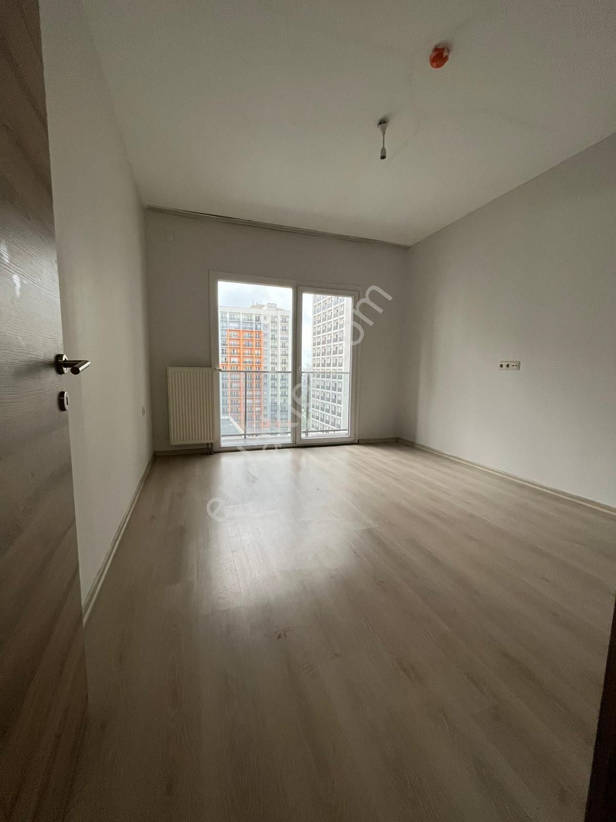 Metrobüse Yakın Satılık Daire - Görsel 14