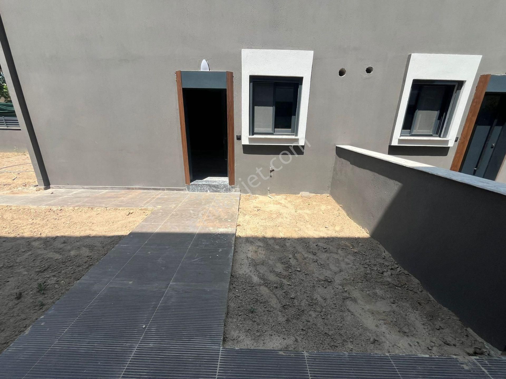 Gökçen'den Denize 150 Mt Merkezde Sıfır 3+1 Villa - Görsel 4