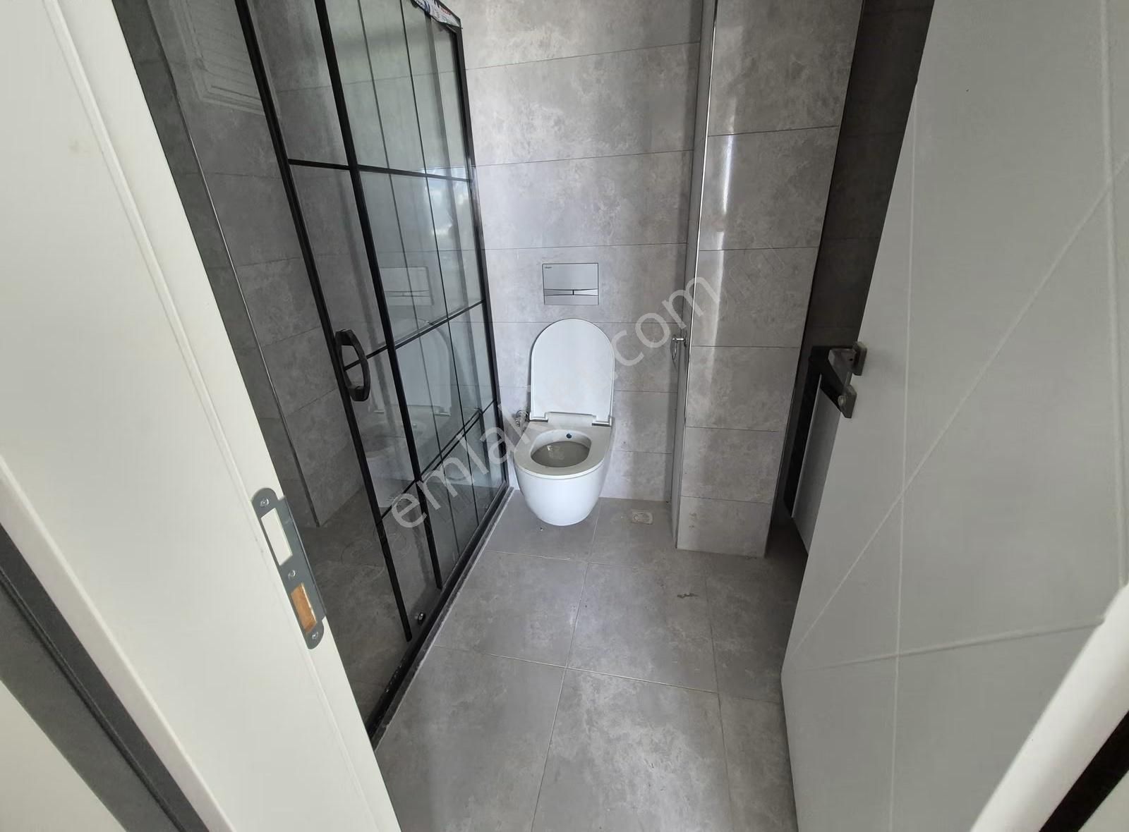 Şemikler Vildan Koleji Yakını Çift Balkonlu Kiralık Lüks Daire - Görsel 17