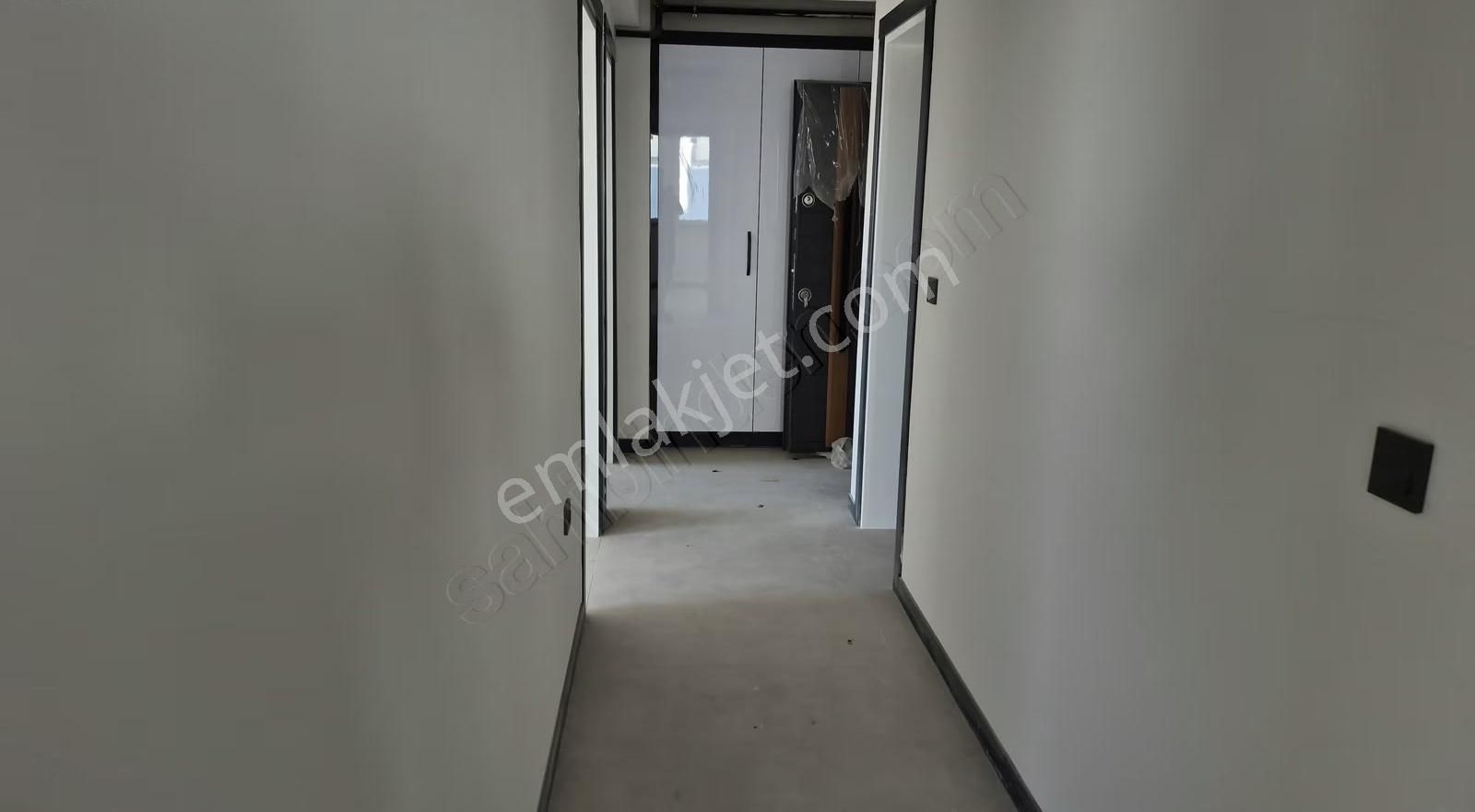 Şemikler Vildan Koleji Yakını Çift Balkonlu Kiralık Lüks Daire - Görsel 2