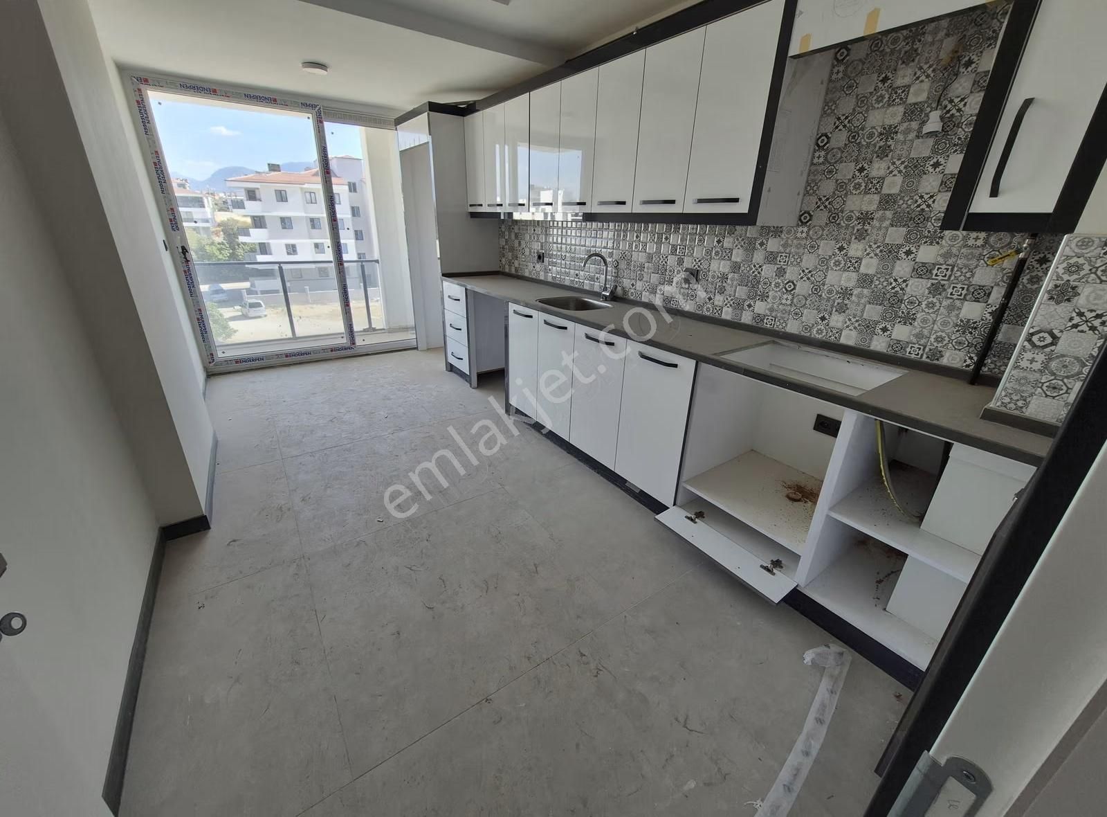 Şemikler Vildan Koleji Yakını Çift Balkonlu Kiralık Lüks Daire