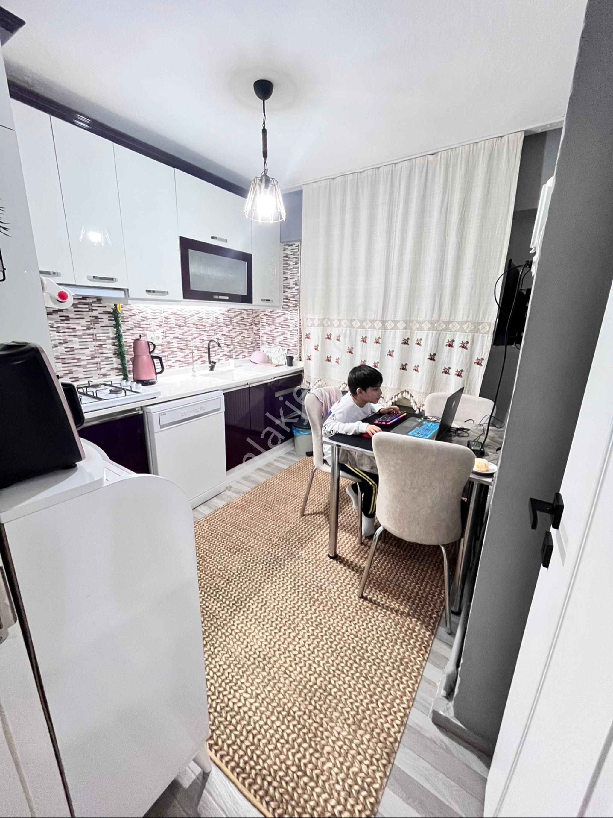 Sahibinden Yeni Tadilatlı 3+1 Doğalgazlı Daire - Görsel 15