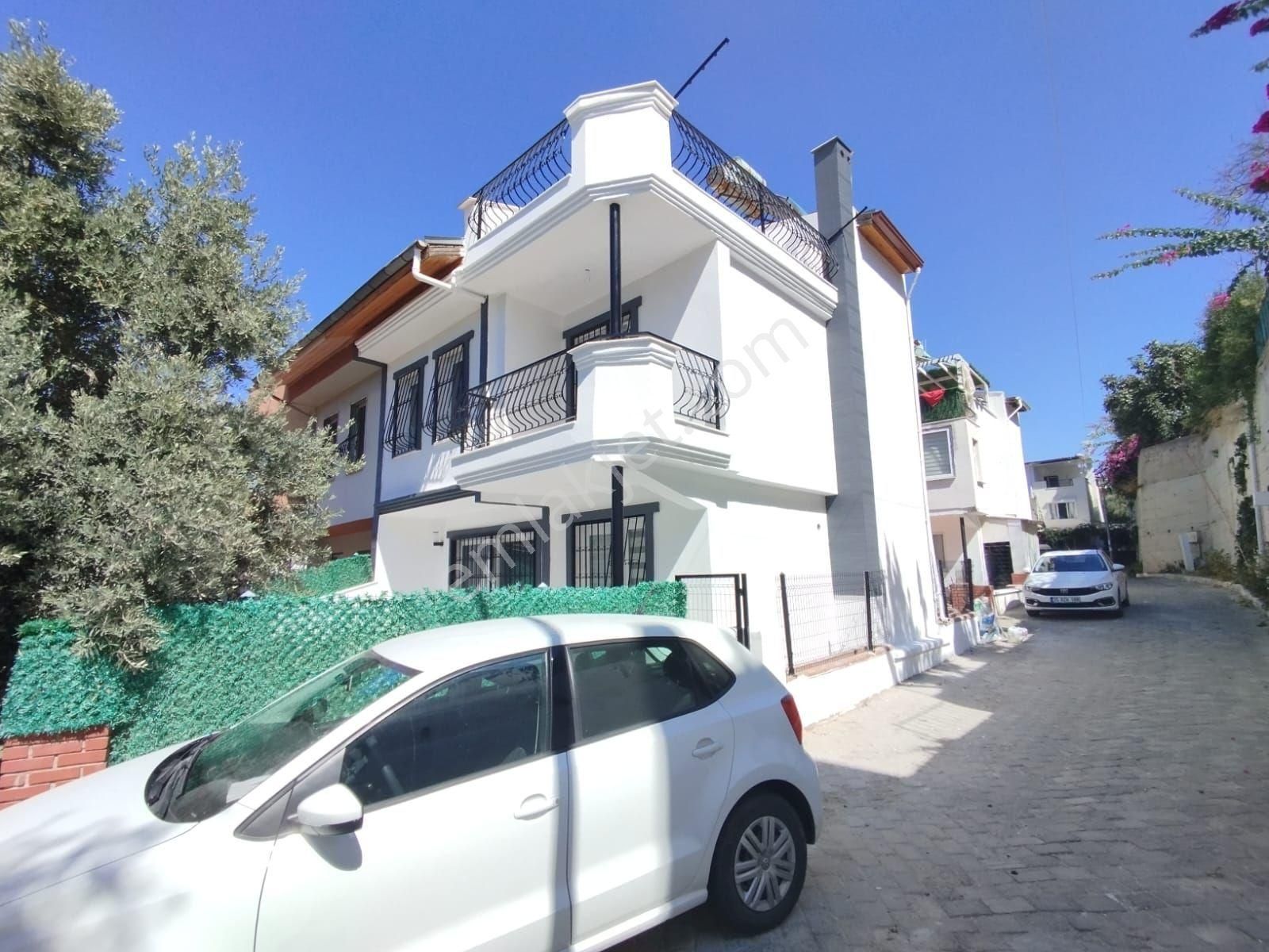 Kuşadası K.denizinde Satılık 4+1 Triblex Villa - Görsel 32