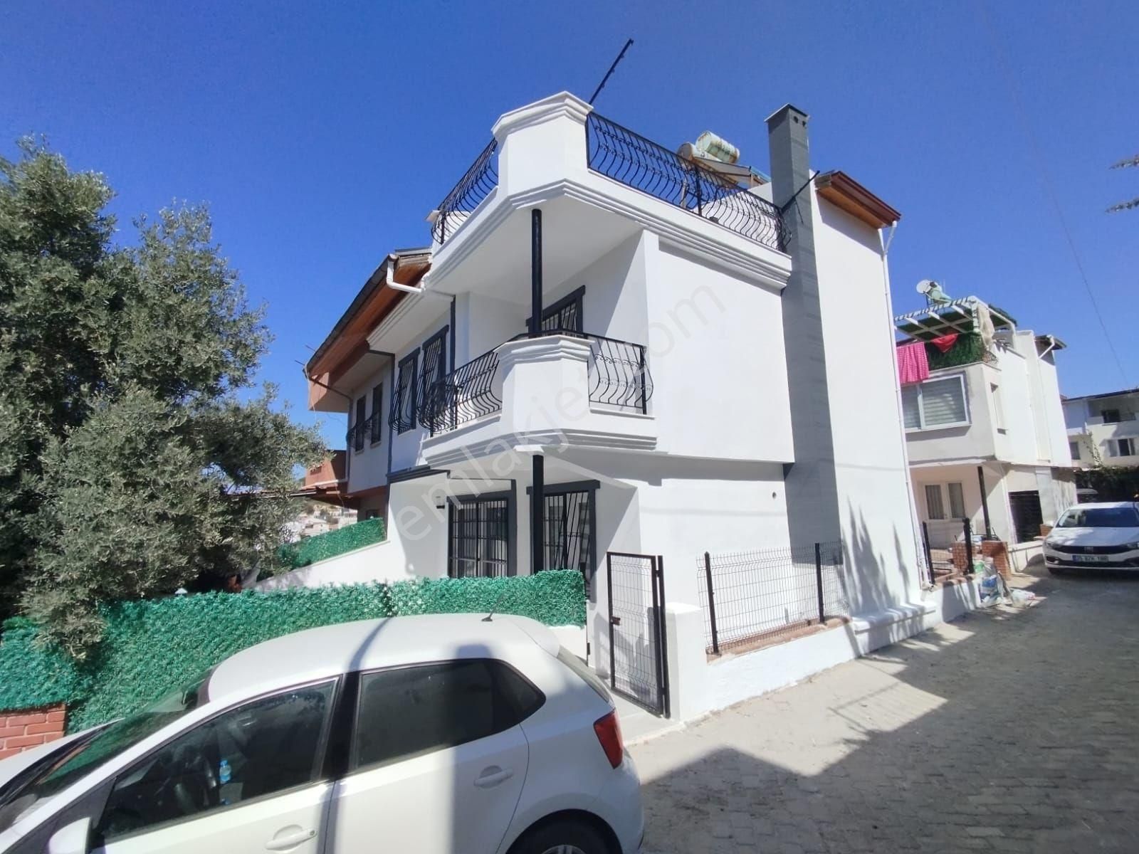 Kuşadası K.denizinde Satılık 4+1 Triblex Villa - Görsel 35