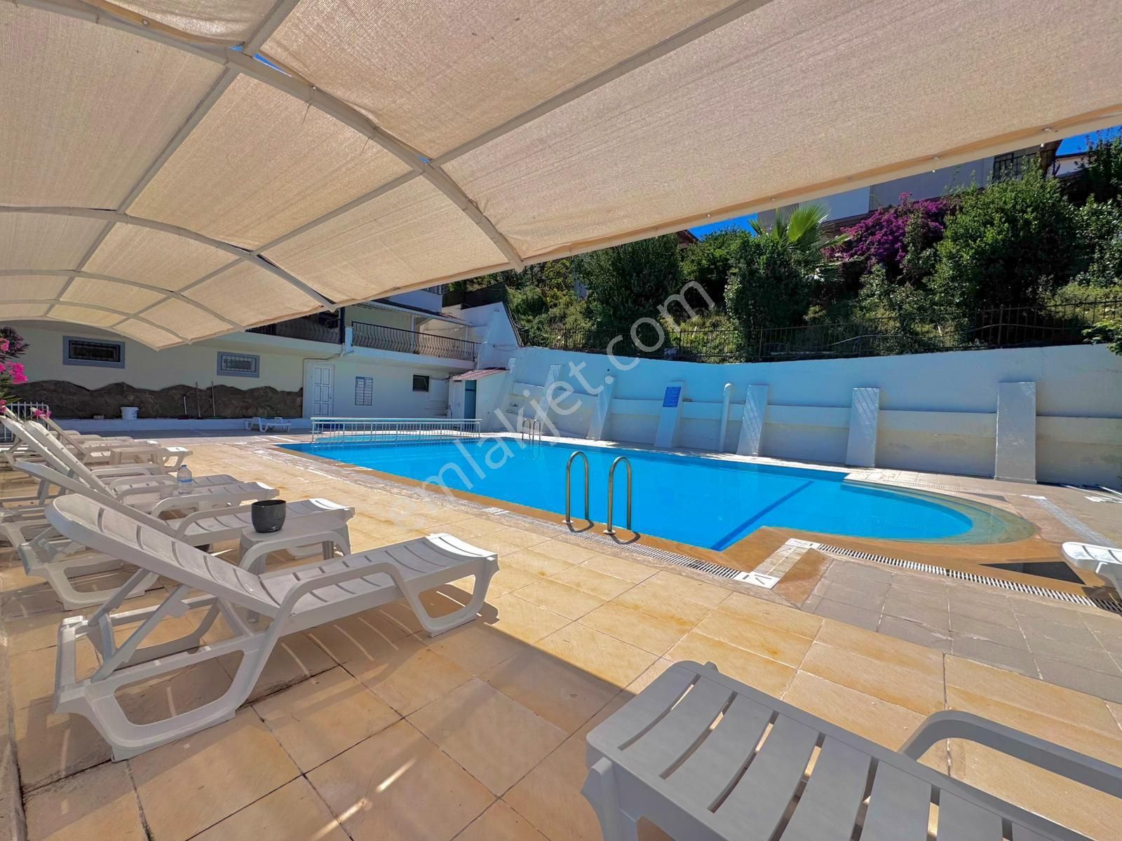 Kuşadası K.denizinde Satılık 4+1 Triblex Villa - Görsel 34