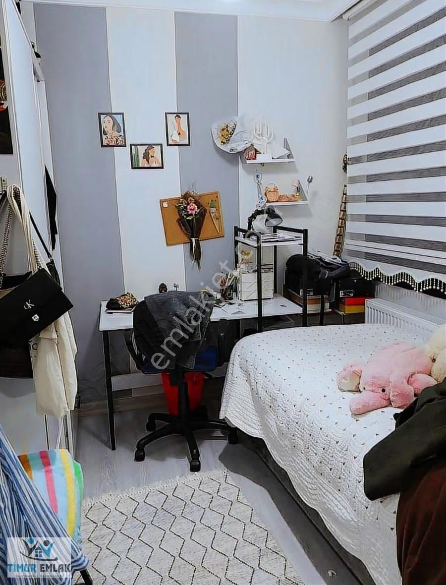 Avcılar Merkezi Konumda Satılık 3+1 Arakat Daire - Görsel 2