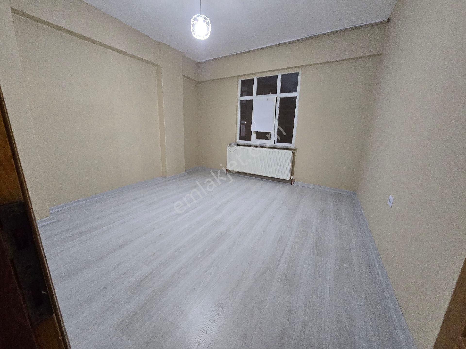 Pusula İnş.tan Esentepe Mah 2005 Yapımı İçi Komple Sıfırlanmış 2kat Daire - Görsel 2