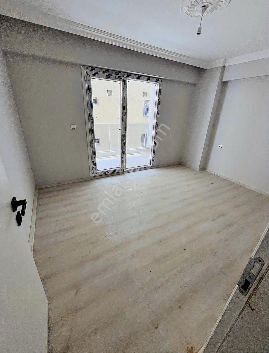 Banaz Kültürparkta 3+1 165m2 3.kat Hazır Daire - Görsel 8