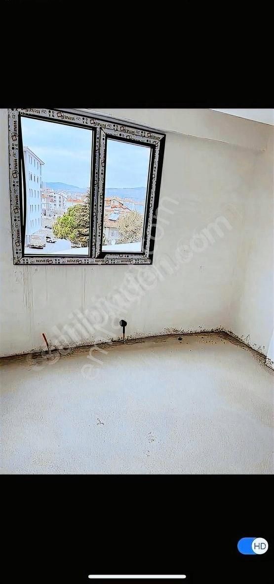 Banaz Merkezde 3+1 Anayolüzeri Geniş Daire - Görsel 8