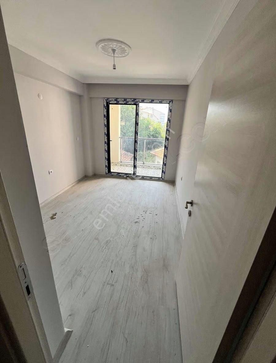 Banaz Merkezde 3+1 Dükkanüstü Hazır Daire