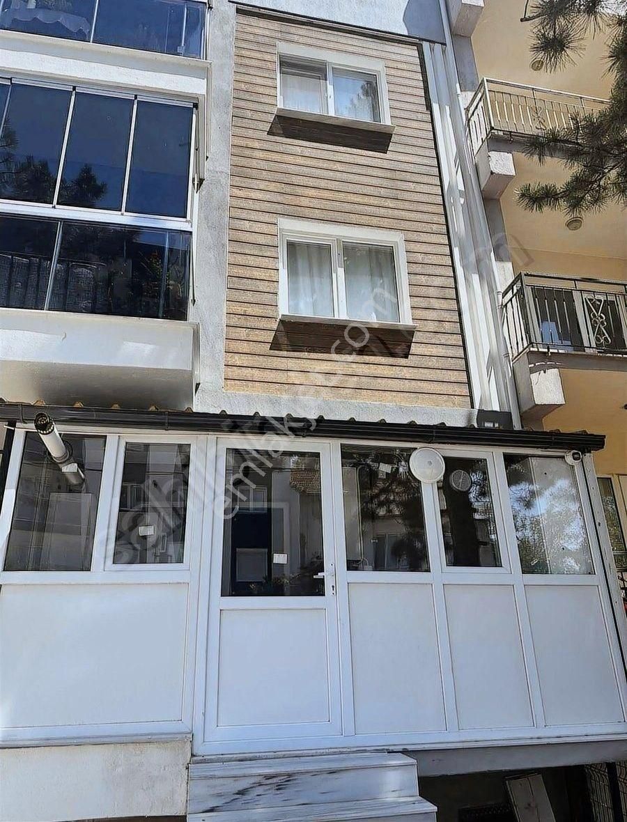Banaz Merkezde 1+1 Sıfır Apart Hemen Kalmaya Hazır