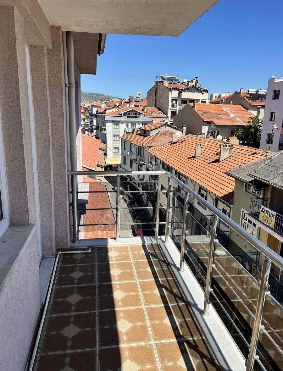 Banaz Merkezde 3+1 Hazır 130m2 Daire - Görsel 19