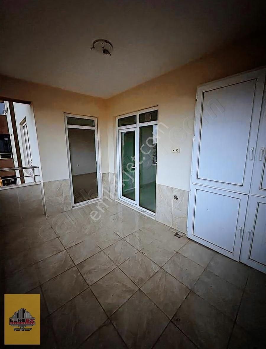 Beykent'te Satılık 2+1 Ara Kat Masrafsız Daire - Görsel 3