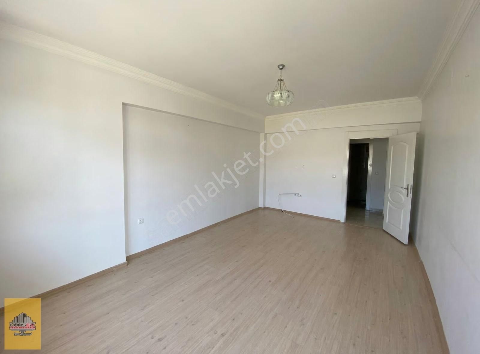 Beykent'te Satılık 2+1 Ara Kat Masrafsız Daire - Görsel 6