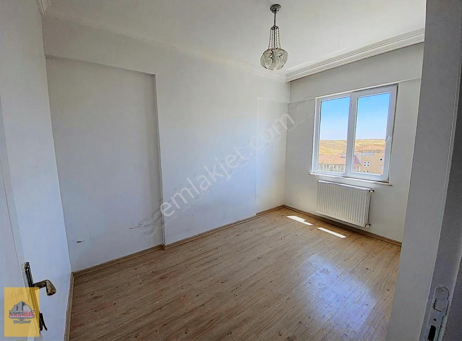 Beykent'te Satılık 2+1 Ara Kat Masrafsız Daire - Görsel 7