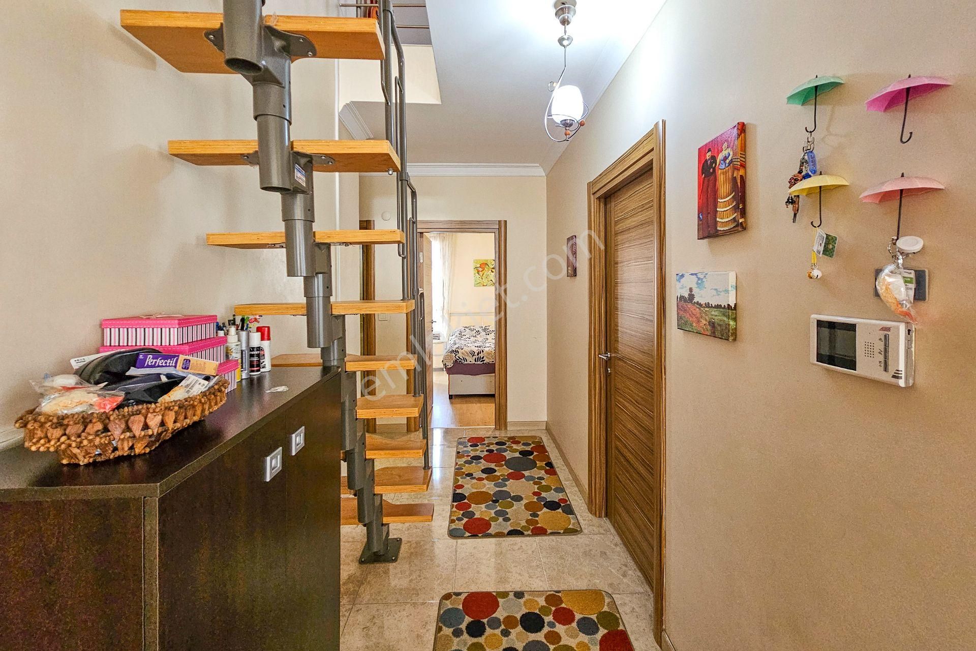 Çekmeköy Site İçi Satılık 4+2 Çatı Dubleks Daire - Görsel 3