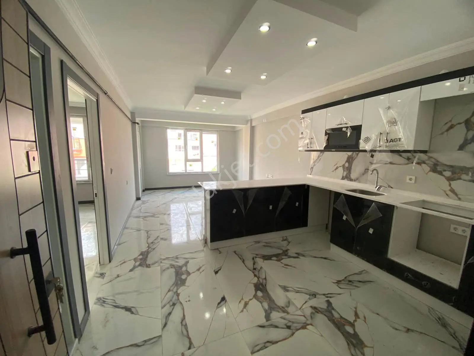 Şehir Hastanesi Yakını 65m² Fırsat Balkonlu Lüx 1+1 Daire Bk-3