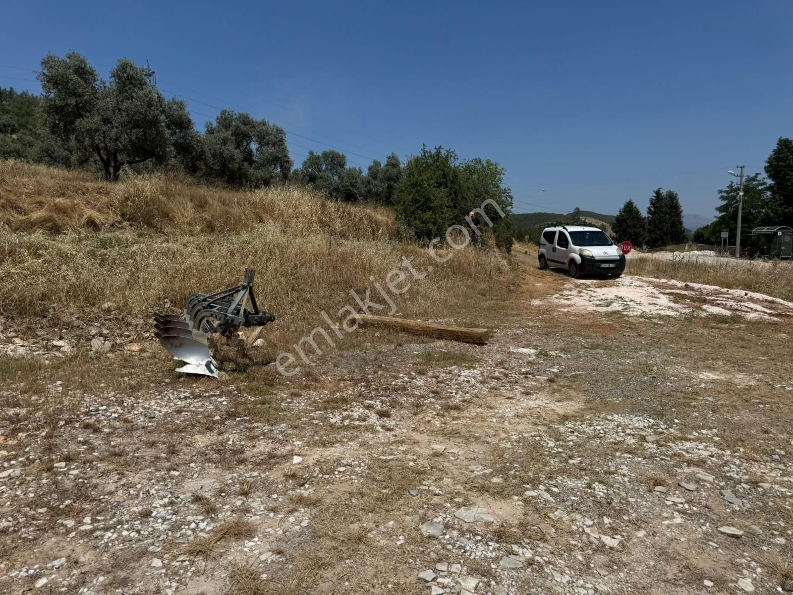 Yatağan Yayla Mahallesi'nde Yola Cepheli Satılık Tarla - Görsel 13