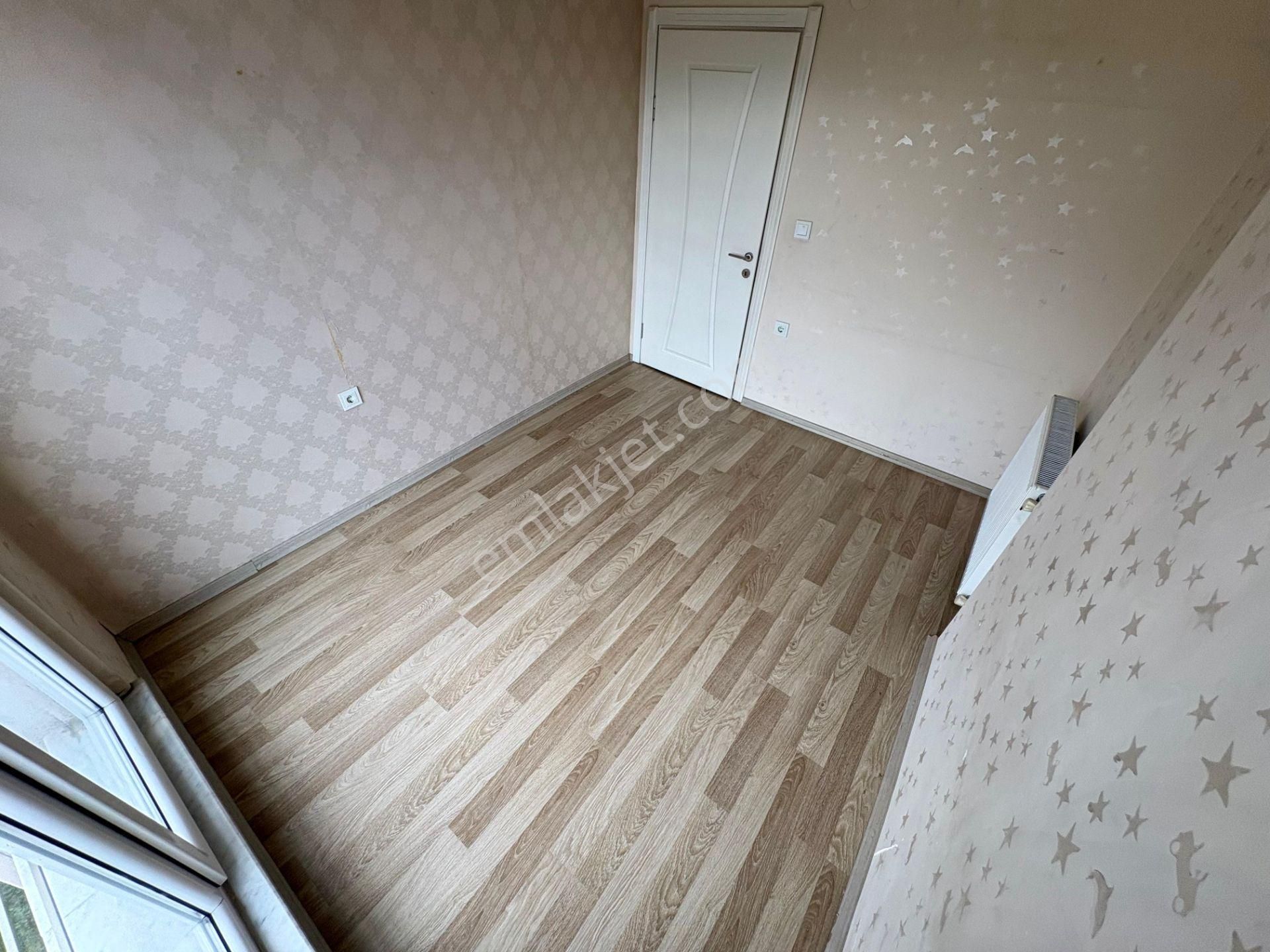 Akçay Sezgin Emlaktan Ara Kat & Ön Cephe 120m2 Satılık 2+1 Daire - Görsel 32