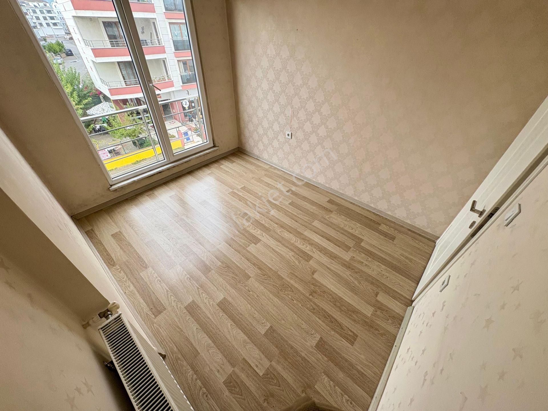 Akçay Sezgin Emlaktan Ara Kat & Ön Cephe 120m2 Satılık 2+1 Daire - Görsel 35