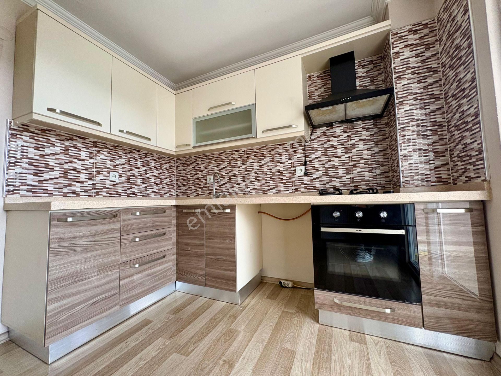 Akçay Sezgin Emlaktan Ara Kat & Ön Cephe 120m2 Satılık 2+1 Daire - Görsel 6