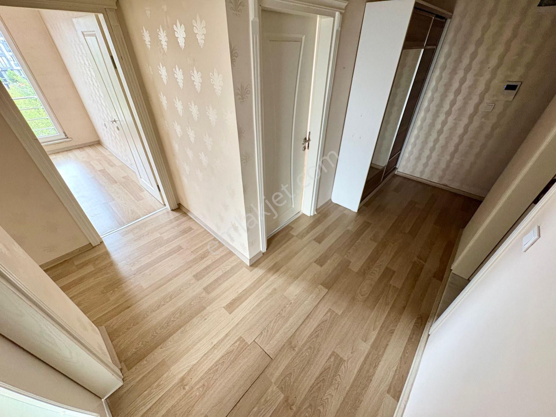 Akçay Sezgin Emlaktan Ara Kat & Ön Cephe 120m2 Satılık 2+1 Daire - Görsel 27