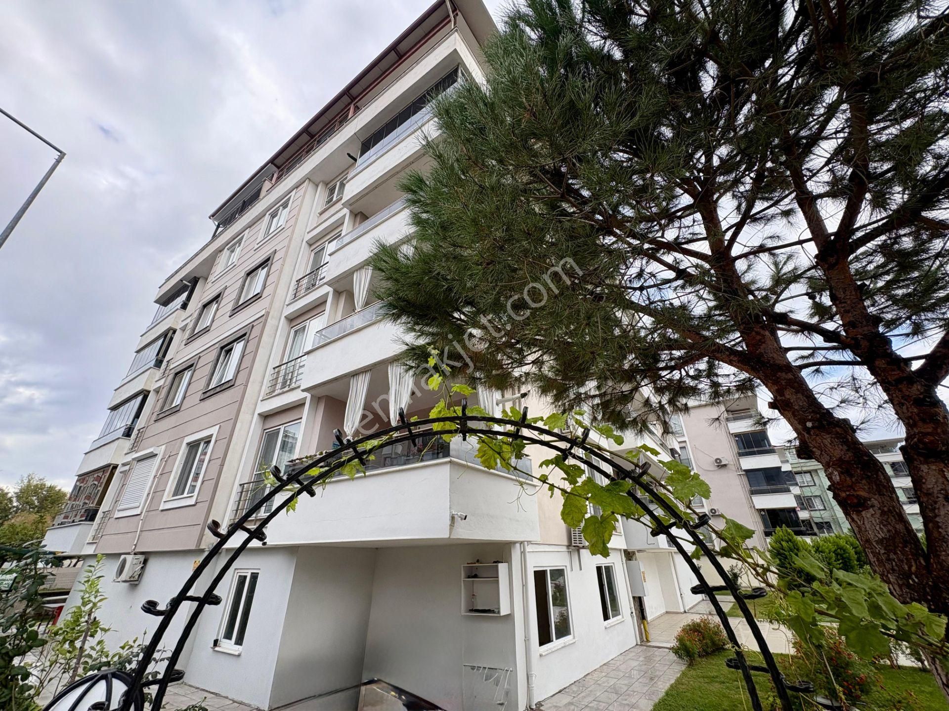 Akçay Sezgin Emlaktan Ara Kat & Ön Cephe 120m2 Satılık 2+1 Daire