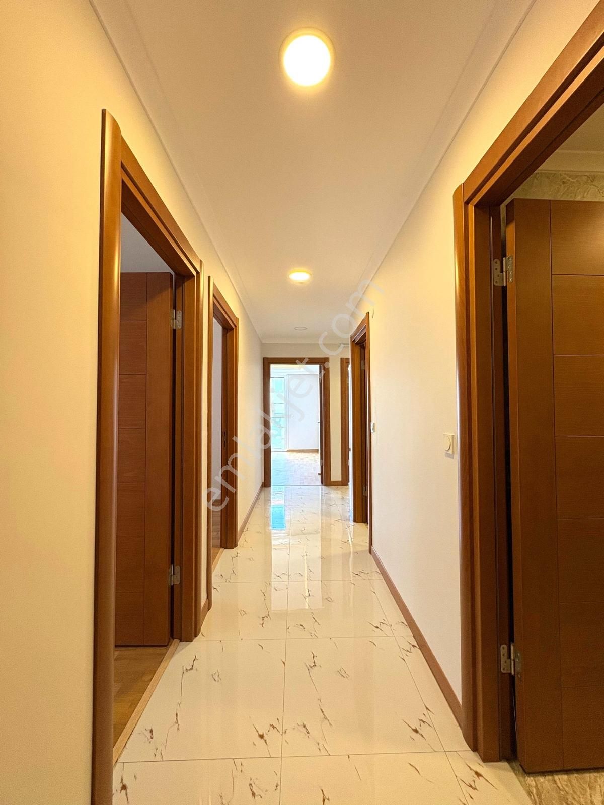 İdealtepe Cadde'de Prestijli Binada Lüx Ara Kat - Görsel 31