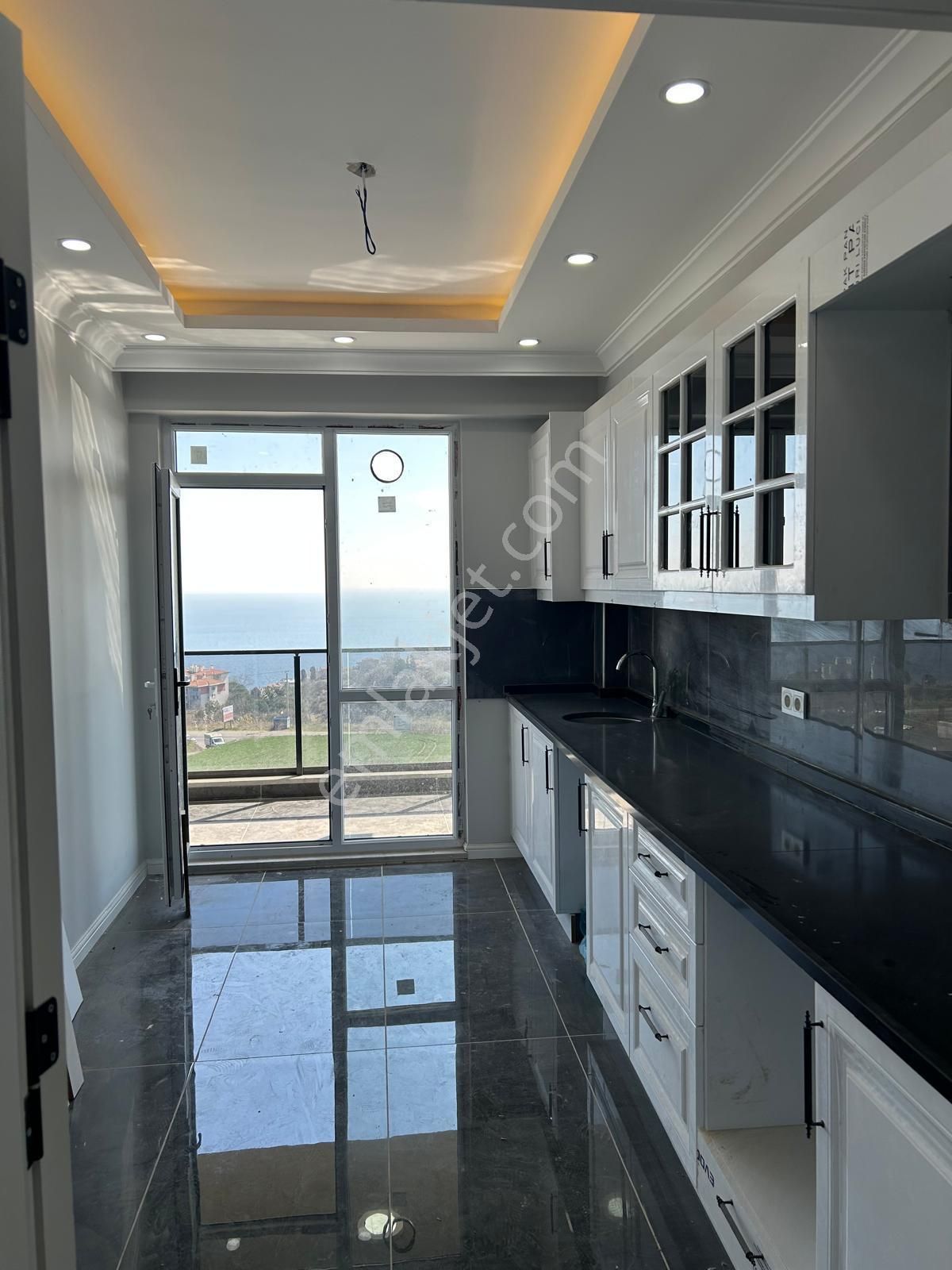 Tekirdağ S.paşa Topağaç Mah. Deniz Manzaralı Sıfır Bina Satılık 2+1 Havuzlu Daire