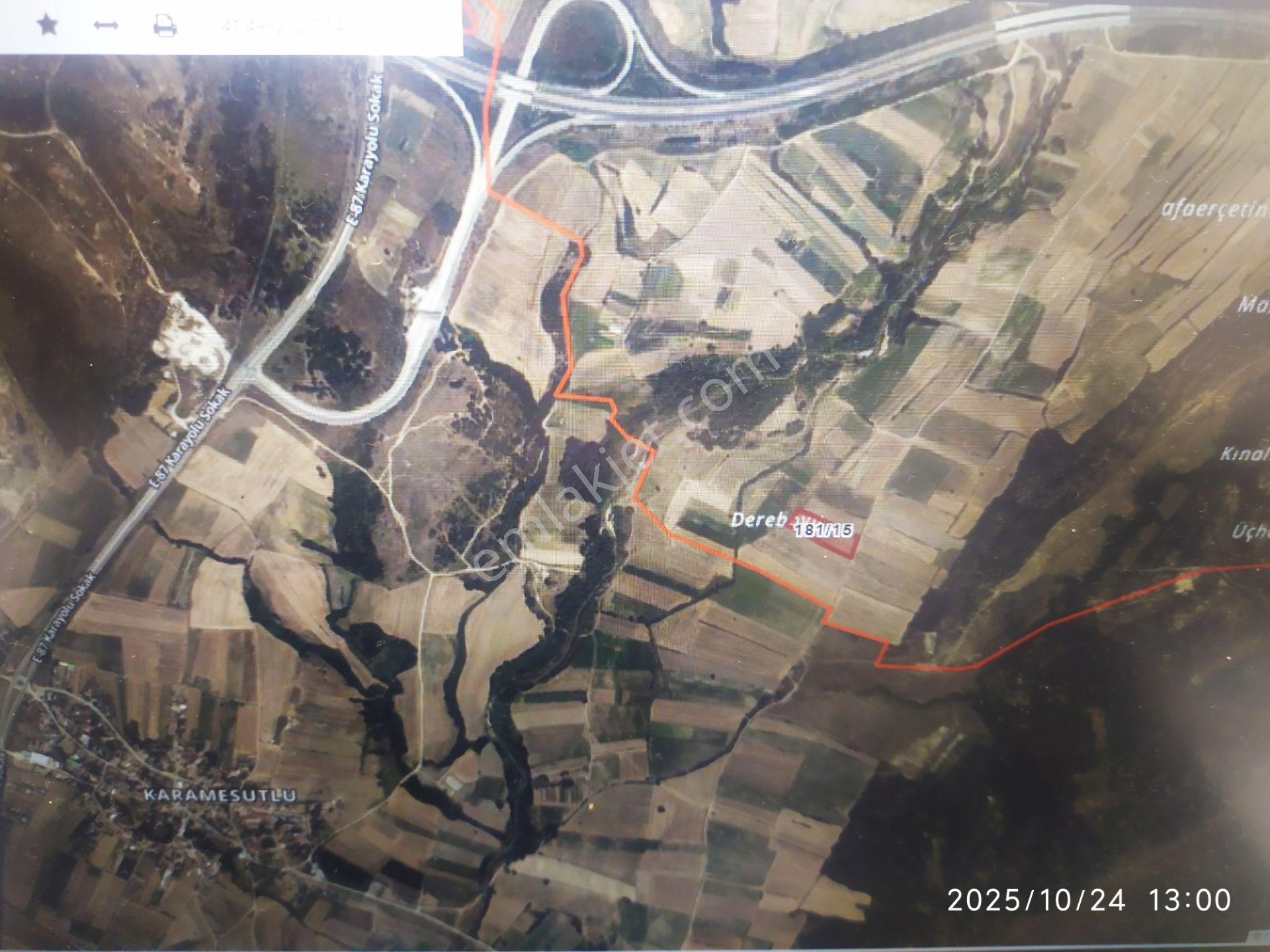 Karamesutlu Köyüne, Otoban Gişelerine Ve İlçe Merkezine Yakın Yolu Olan9 Dönüm Tek Parsel