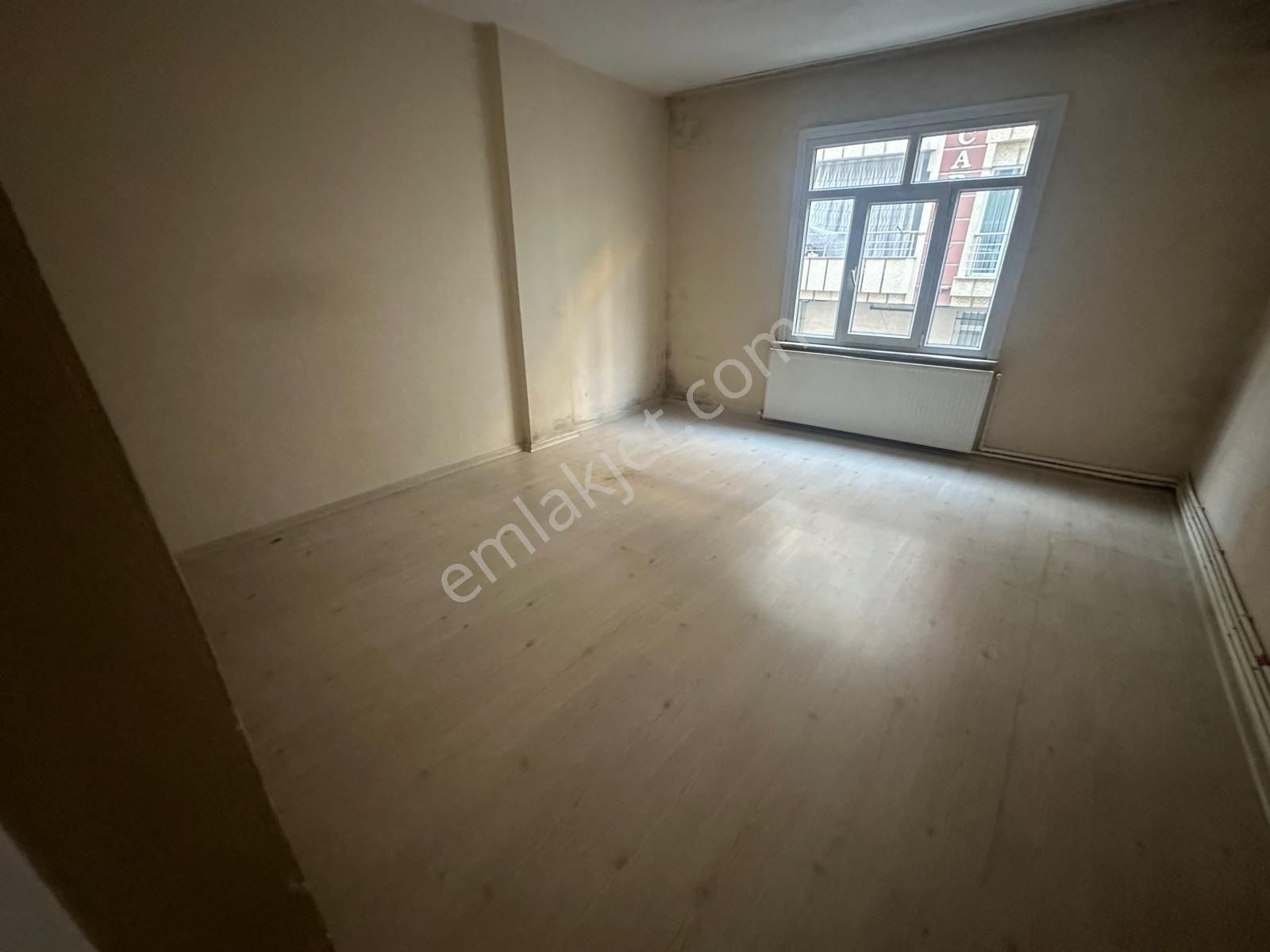 Esenler Fatih Mahallesinde 3+1 Satılık Daire