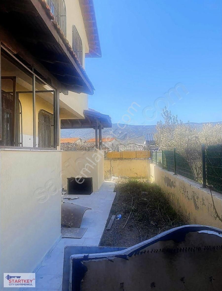 Denize 50 Metre Urla Gülbahçe De Satılık Villa - Görsel 23