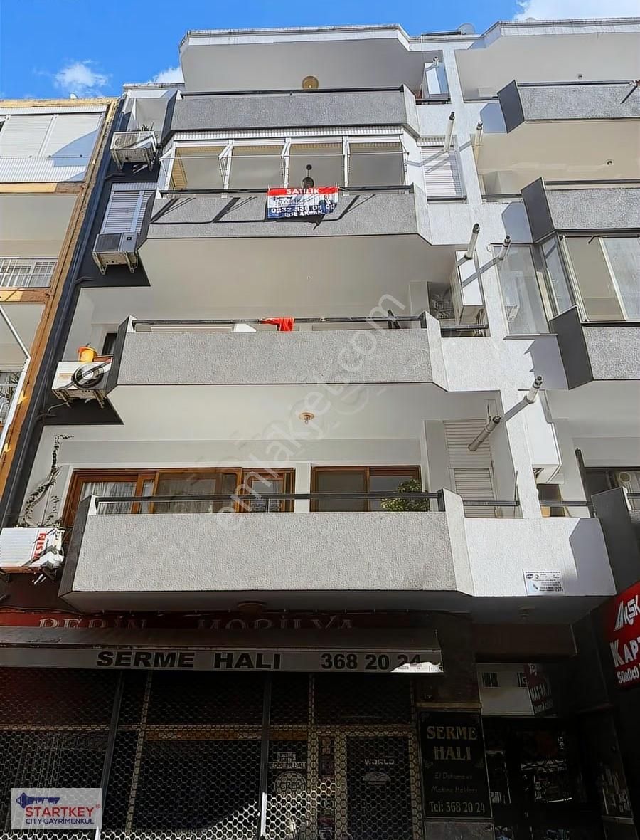 Karşıyaka Çarşı İçi Alaybey Mahalle'sinde Satılık 3+1 Daire