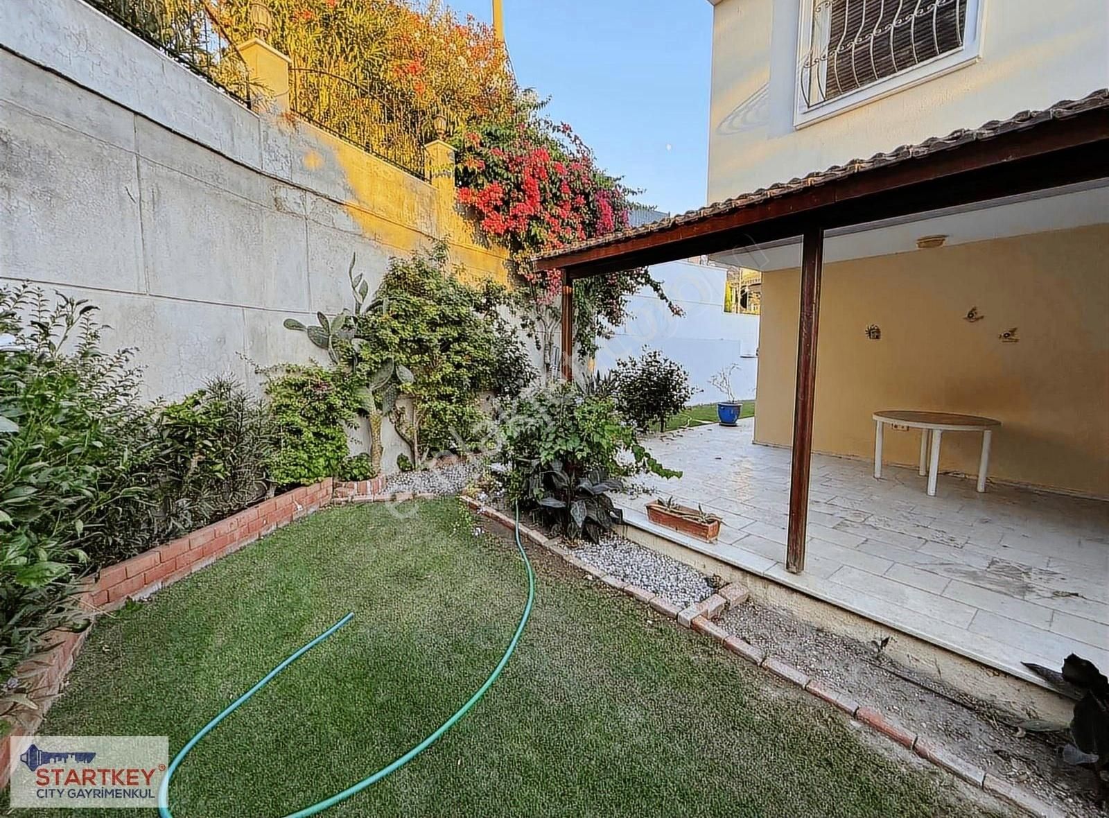 Çeşme Altınyunus Mevkiinde Satılık Havuzlu 3+1 Dublex Villa - Görsel 2