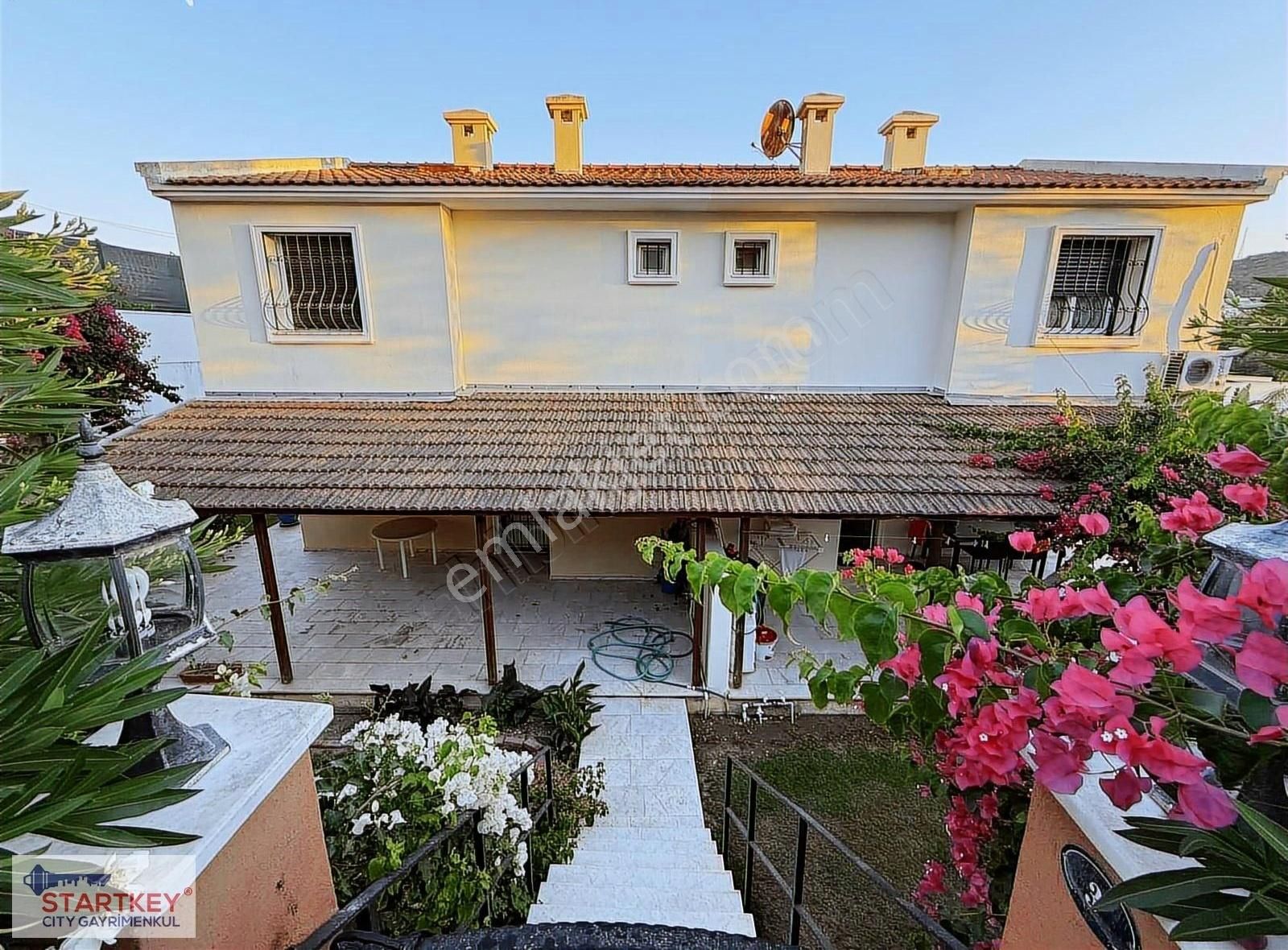 Çeşme Altınyunus Mevkiinde Satılık Havuzlu 3+1 Dublex Villa - Görsel 26