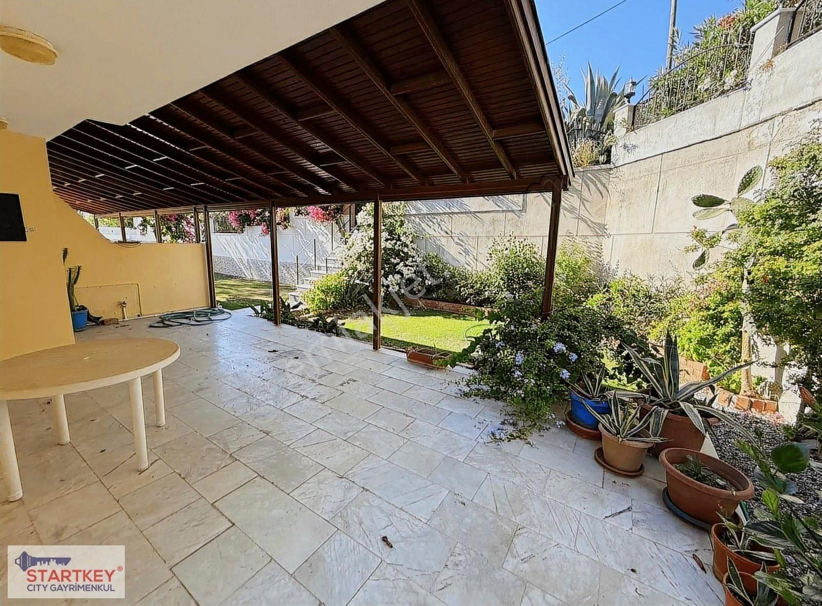 Çeşme Altınyunus Mevkiinde Satılık Havuzlu 3+1 Dublex Villa - Görsel 10