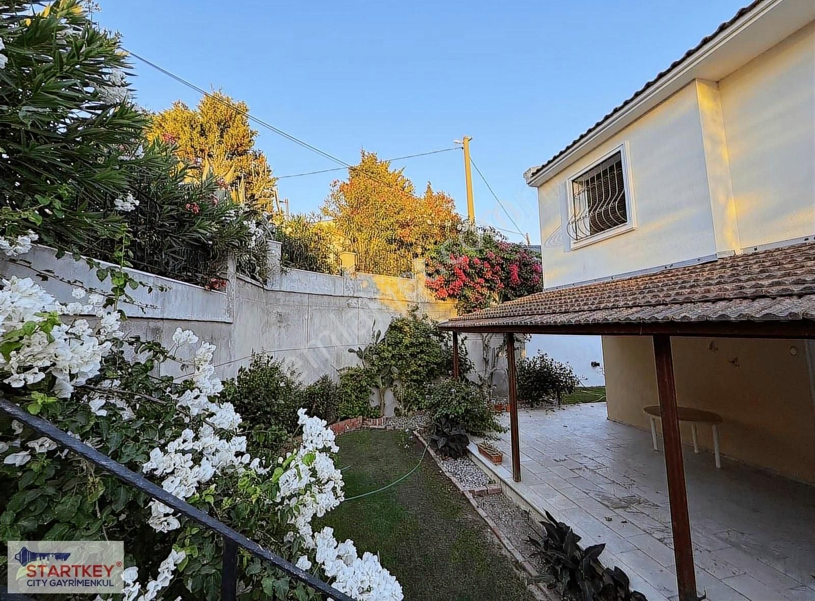 Çeşme Altınyunus Mevkiinde Satılık Havuzlu 3+1 Dublex Villa - Görsel 8