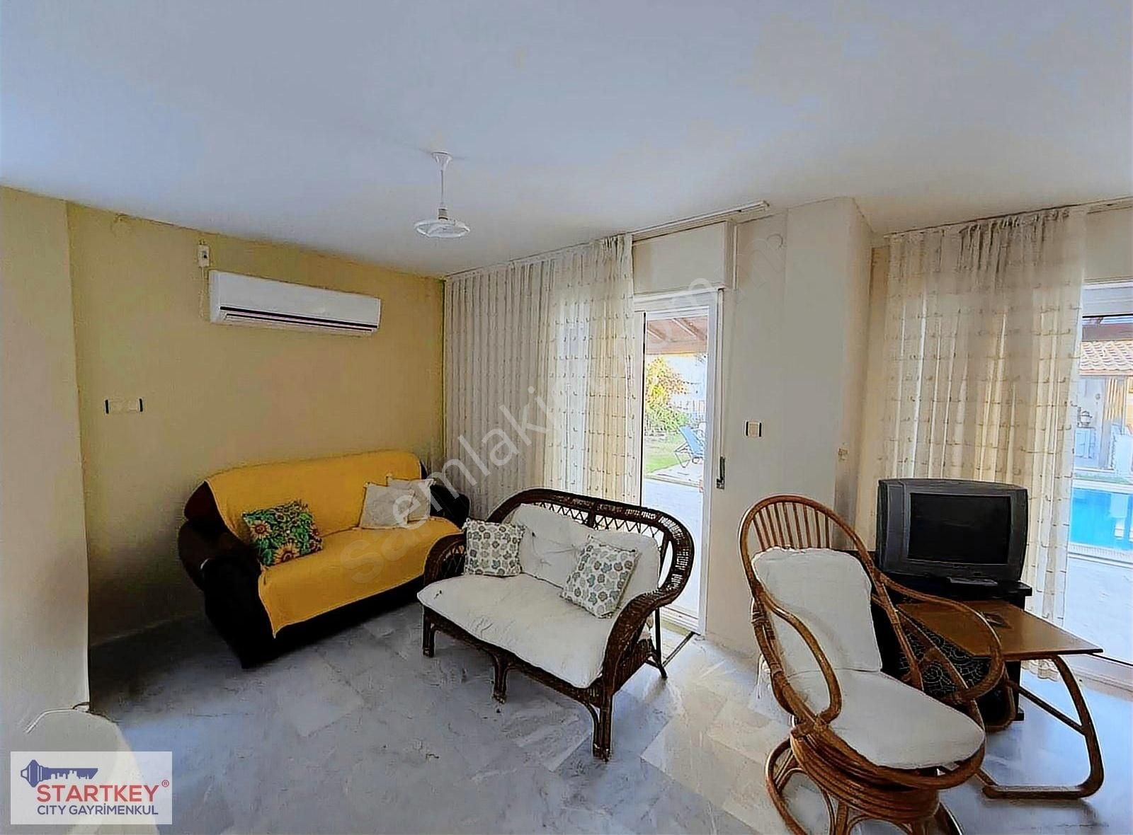 Çeşme Altınyunus Mevkiinde Satılık Havuzlu 3+1 Dublex Villa - Görsel 3