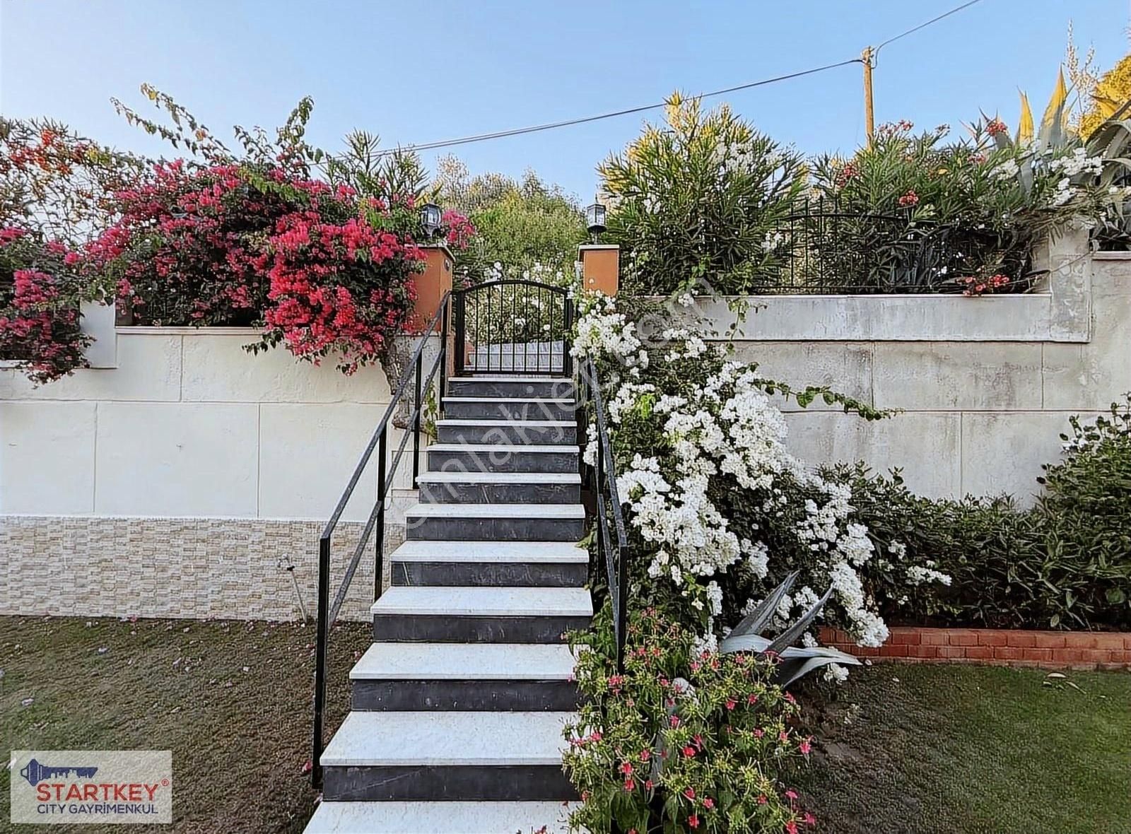 Çeşme Altınyunus Mevkiinde Satılık Havuzlu 3+1 Dublex Villa - Görsel 29