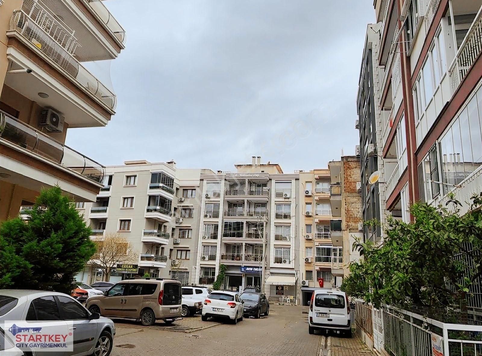 Karşıyaka Dedebaşı Ordu Bulvarı Yakını Geniş 3+1 Satılık Daire