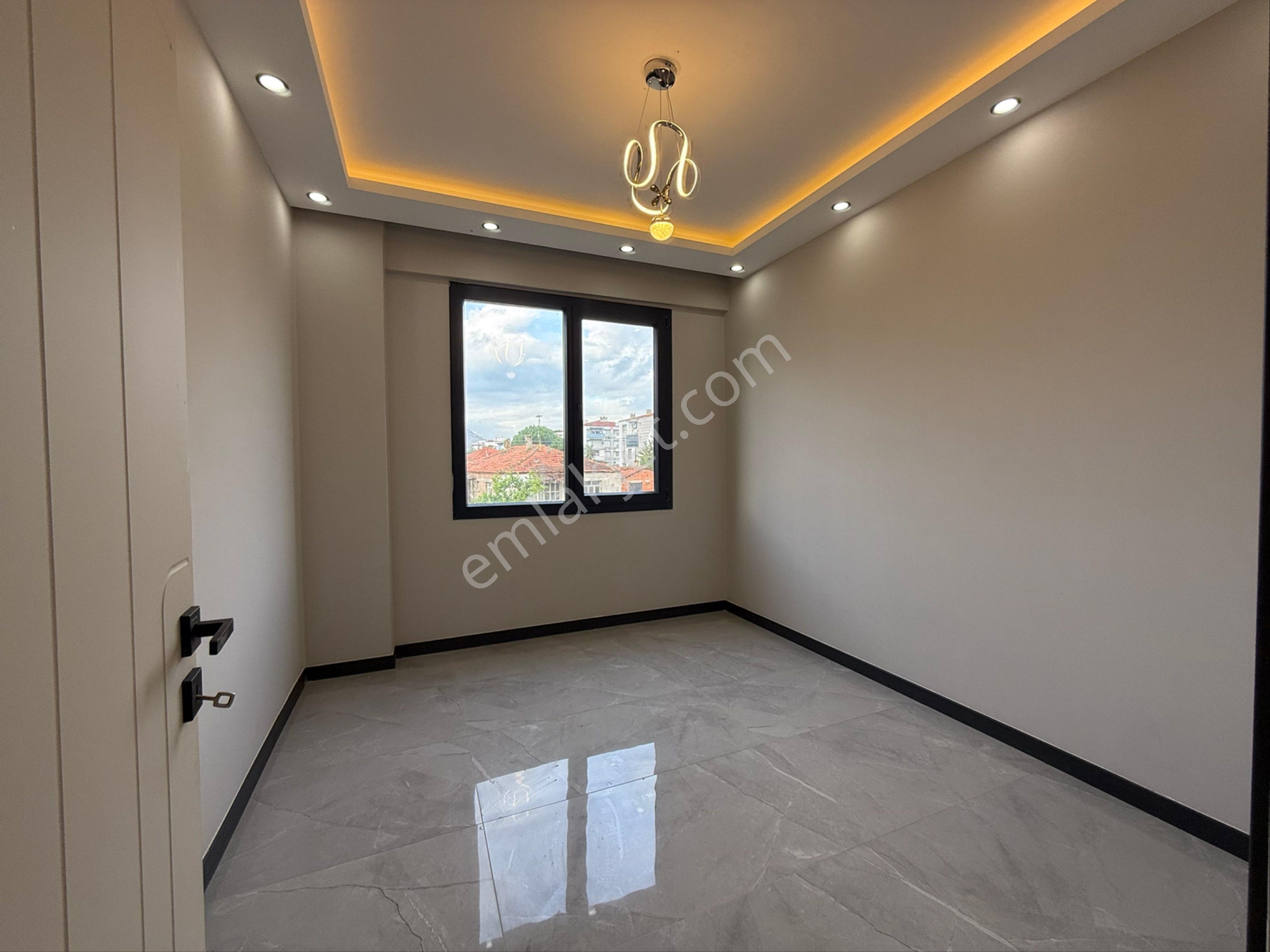 İzmir Bergama Atatürk Mahallesi Lüks Satılık 2+1 - Görsel 3