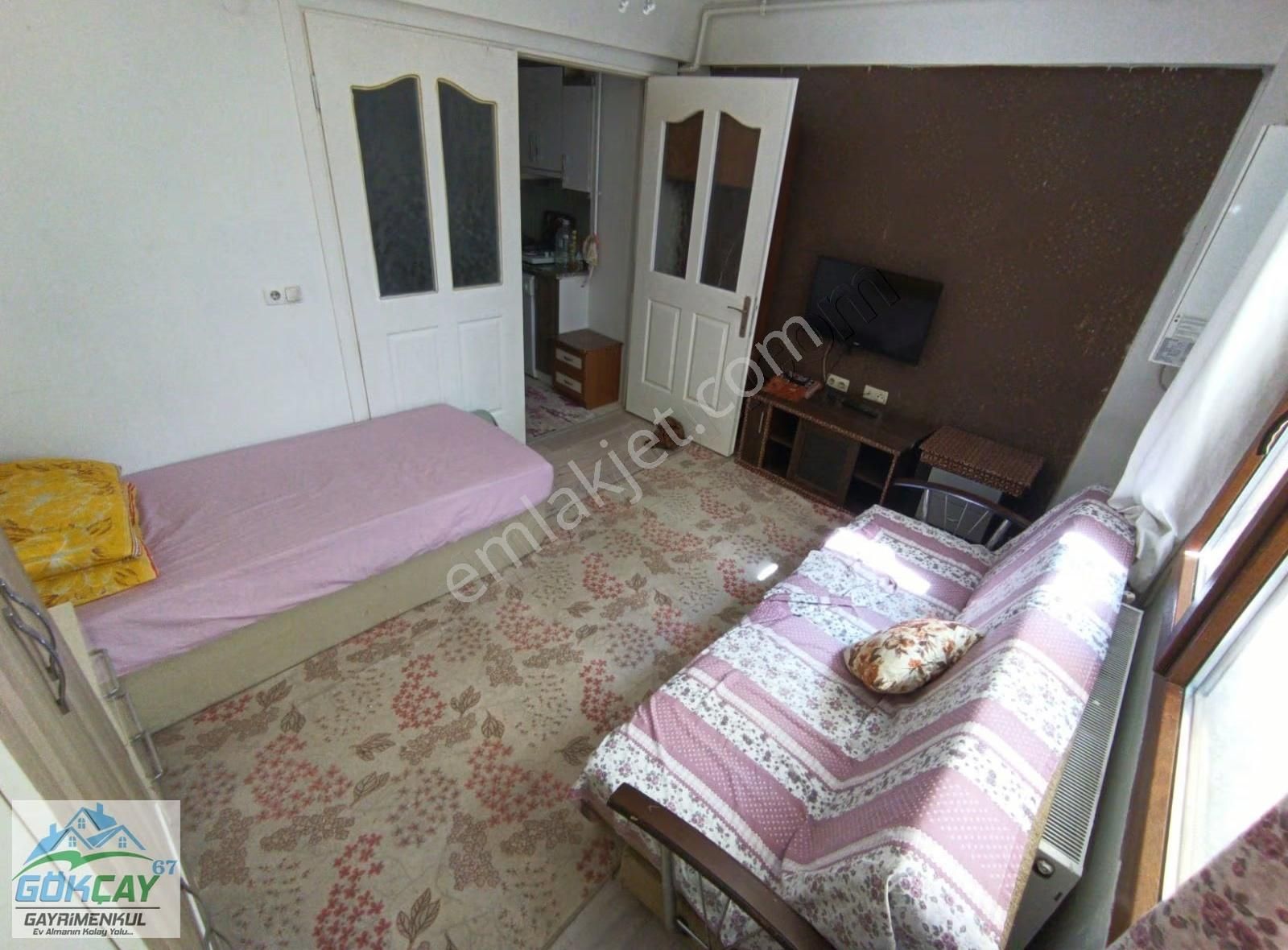 Yatırıma Uygun Acil Satılık 1+1 Bahçeli Eşyalı Geniş Apart - Görsel 4